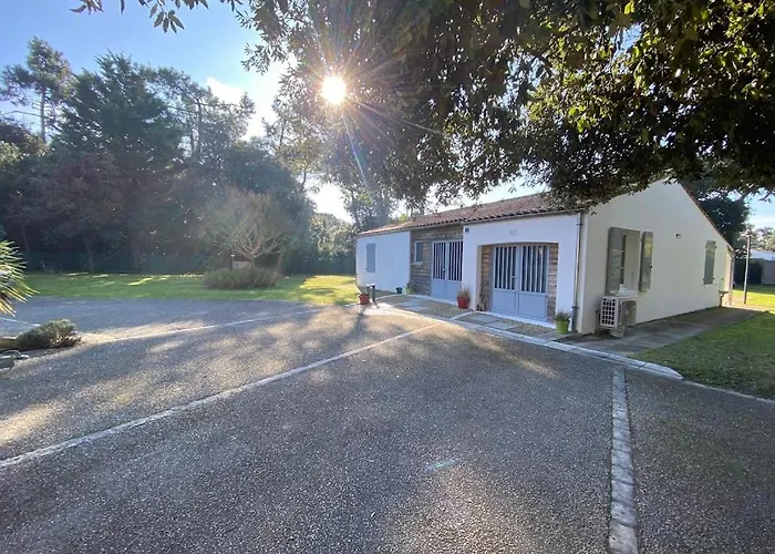 Jolie Ensoleillée Villa Sainte-Marie-de-Ré